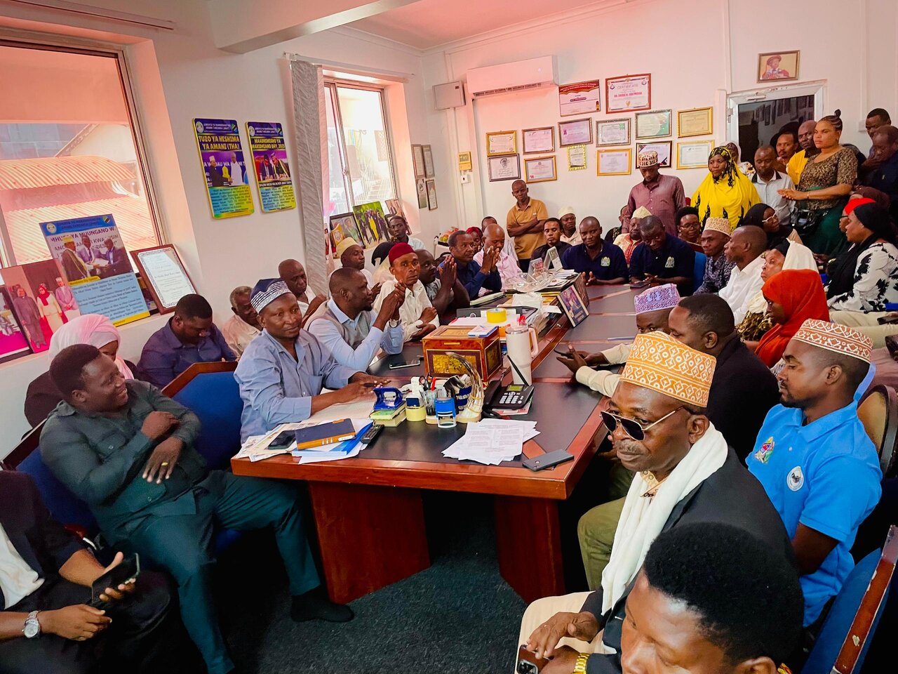 Mwenyekiti wa JMAT-TAIFA aongoza Kikao cha Maandalizi na Viongozi wa JMAT Kata ya Dar-es-Salaam Kuelekea Kongamano la Qur’an Litakalofanyika Kesho