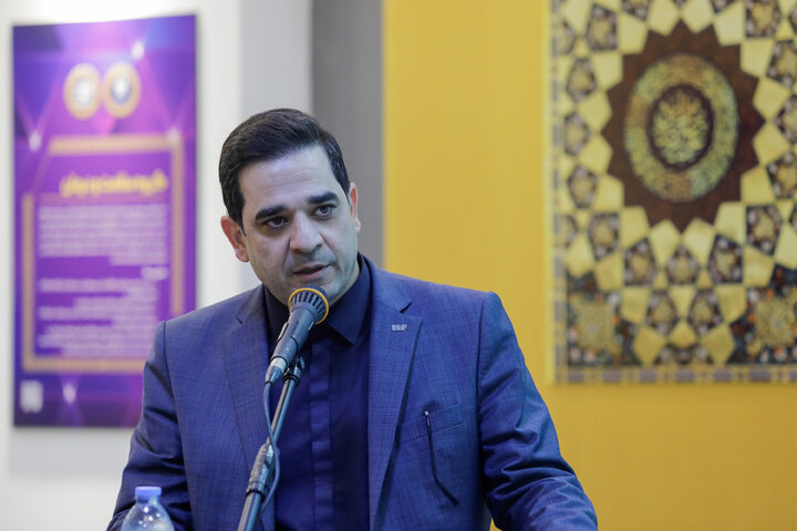 اهدای کاپ قهرمانی تیم ملی والیبال به موزه حرم مطهر رضوی