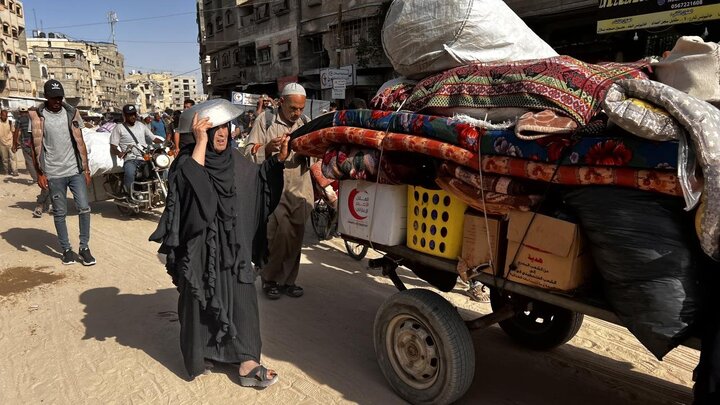 Photos: Palestinians migrate from Khan Yunis after threats from Zionist regime