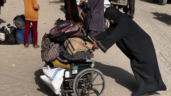 Photos: Palestinians migrate from Khan Yunis after threats from Zionist regime