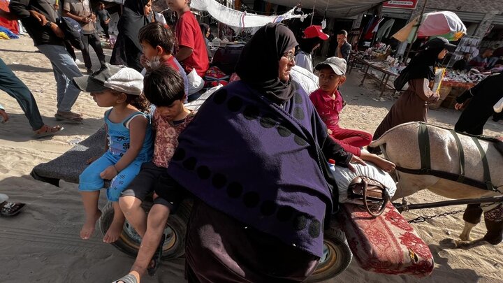 Photos: Palestinians migrate from Khan Yunis after threats from Zionist regime