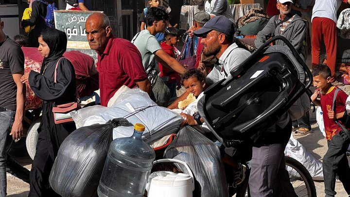 Photos: Palestinians migrate from Khan Yunis after threats from Zionist regime