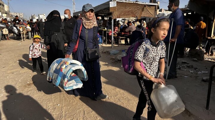 Photos: Palestinians migrate from Khan Yunis after threats from Zionist regime