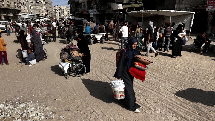 Photos: Palestinians migrate from Khan Yunis after threats from Zionist regime