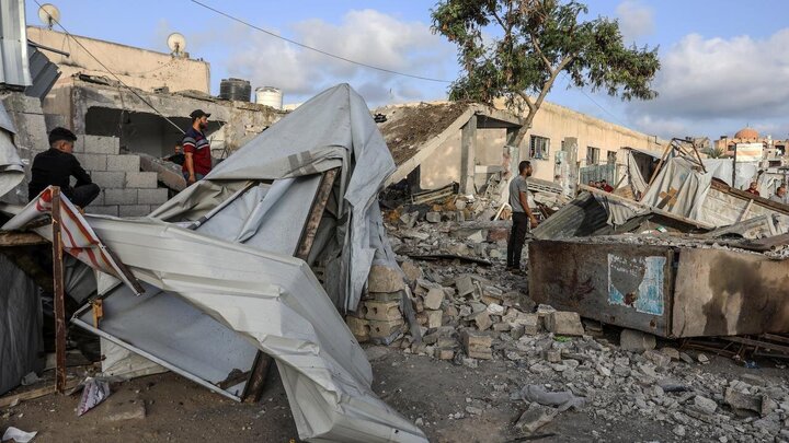 Photos: Zionist military attack on Nasser Hospital in Khan Yunis