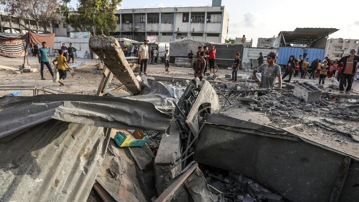 Photos: Zionist military attack on Nasser Hospital in Khan Yunis