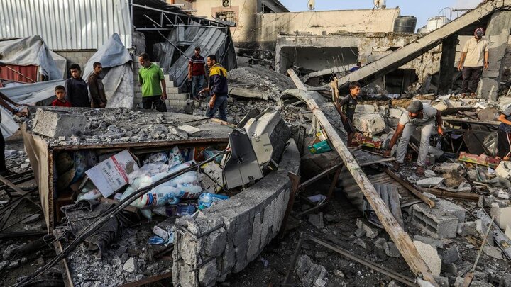 Photos: Zionist military attack on Nasser Hospital in Khan Yunis