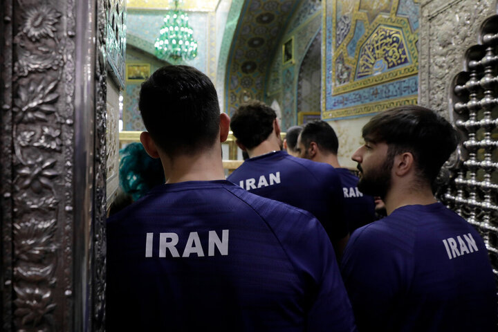 Photos: Iranian volleyball players visit Imam Reza holy shrine