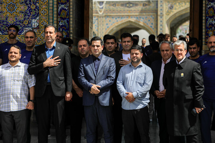 Photos: Iranian volleyball players visit Imam Reza holy shrine