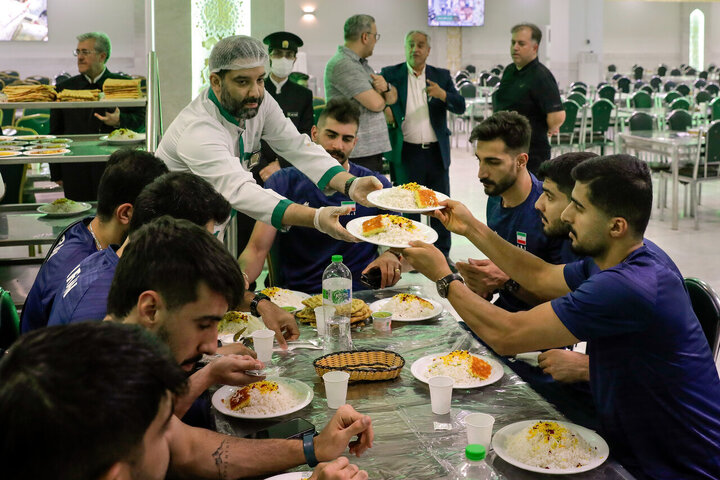 Photos: Iranian volleyball players visit Imam Reza holy shrine