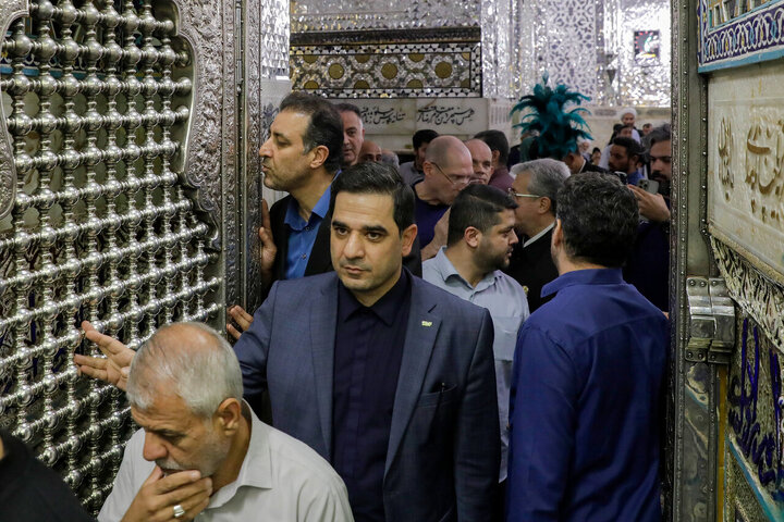 Photos: Iranian volleyball players visit Imam Reza holy shrine