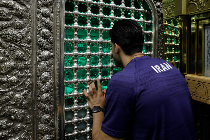Photos: Iranian volleyball players visit Imam Reza holy shrine