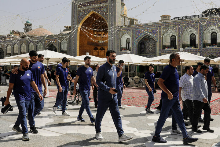 Photos: Iranian volleyball players visit Imam Reza holy shrine