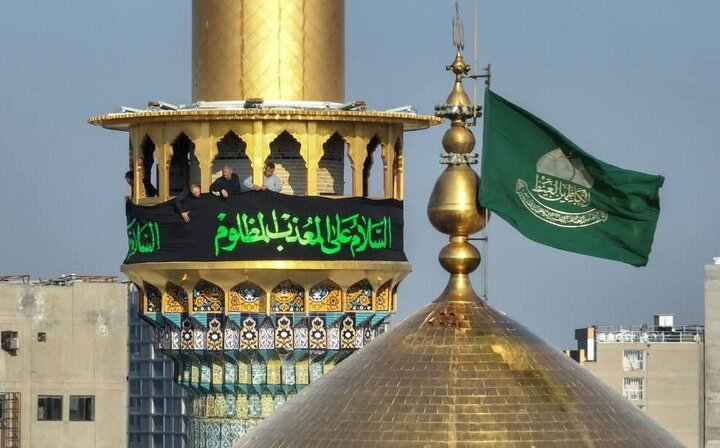 العتبة الكاظمية المقدسة تتوشح بالسواد بمناسبة ذكرى استشهاد الإمام الجواد (ع)