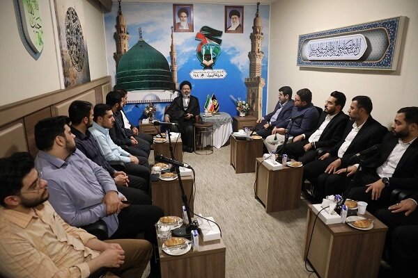 رئيس بعثة الحج الإیرانیة: تدابير الإمام الخميني(ره) أحبطت مؤامرة الأعداء بشأن القرآن الكريم والشيعة