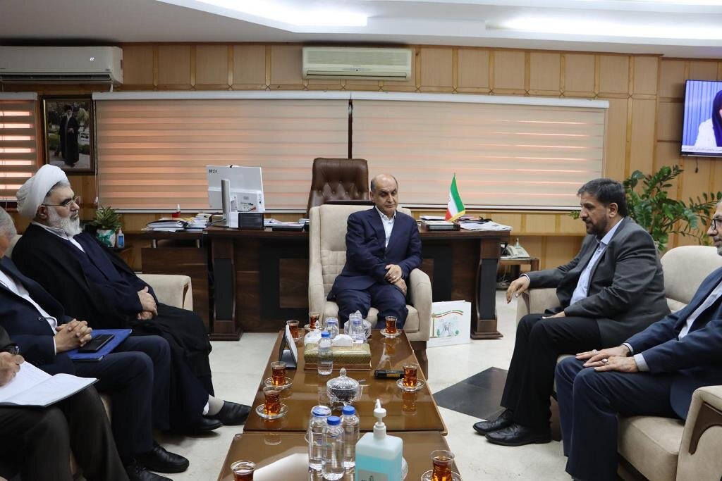 تحقق امر به معروف در نظام مدیریتی، به معنای پاسخ‌گویی به مردم و مقابله با فساد است