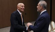 Trump’ın dostu Barrack sahaya iniyor