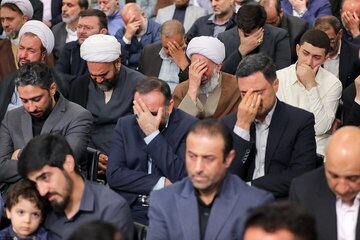 Ulat ng Larawan | Ang seremonya ng paggunita para kay Shaheed Raisi at ng kanyang mga kasamahan sa presensya ng Pinuno ng Islamikong Rebolusyon ng Ira