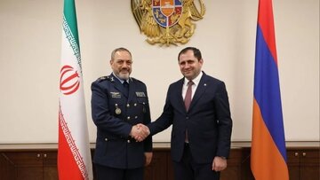 イラン国防相がアルメニア国防相と会談、「地域における国際的・地政学的国境の一切の変更に反対」