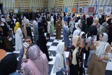 نمایشگاه «از گلوی غزل تا نوک قلم» با استقبال گسترده مردم کابل به کار خود پایان داد