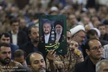 Galeri Foto: Peringatan Haul Pertama Syuhada Abdi Negara dengan Kehadiran Presiden Iran di Tabriz