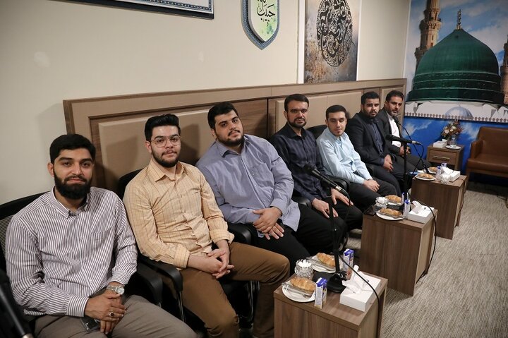 دیدار اعضای کاروان قرآنی نور با نماینده ولی‌‎فقیه در امور حج و زیارت