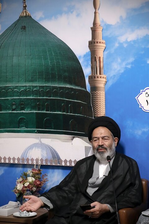 دیدار اعضای کاروان قرآنی نور با نماینده ولی‌‎فقیه در امور حج و زیارت