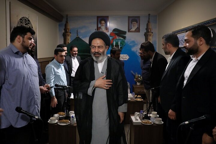 Photos: Members of Nour Quranic convoy meet with Supreme Leader's representative for Hajj and Pilgrimage Affairs