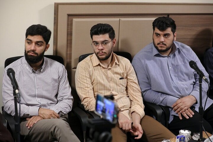 Photos: Members of Nour Quranic convoy meet with Supreme Leader's representative for Hajj and Pilgrimage Affairs