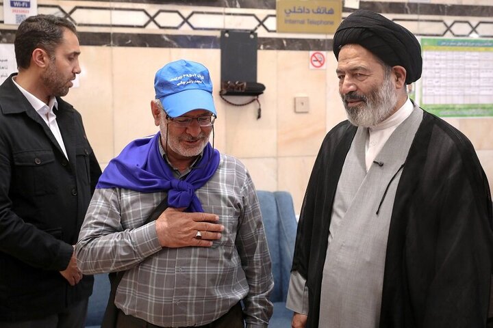 Photos: Representative of Supreme Leader for Hajj and Pilgrimage Affairs visits Iranian pilgrims' hotel