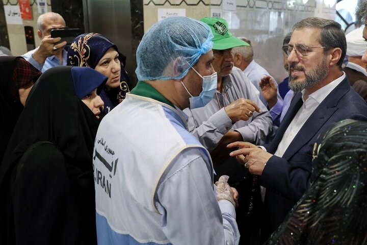 Photos: Representative of Supreme Leader for Hajj and Pilgrimage Affairs visits Iranian pilgrims' hotel