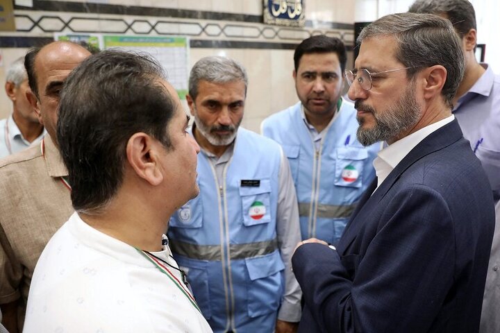 Photos: Representative of Supreme Leader for Hajj and Pilgrimage Affairs visits Iranian pilgrims' hotel