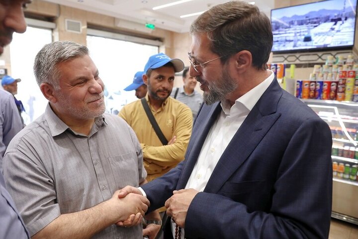 Photos: Representative of Supreme Leader for Hajj and Pilgrimage Affairs visits Iranian pilgrims' hotel