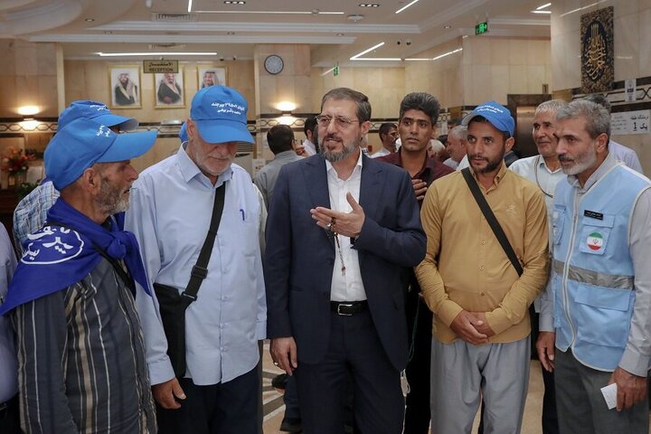 Photos: Representative of Supreme Leader for Hajj and Pilgrimage Affairs visits Iranian pilgrims' hotel