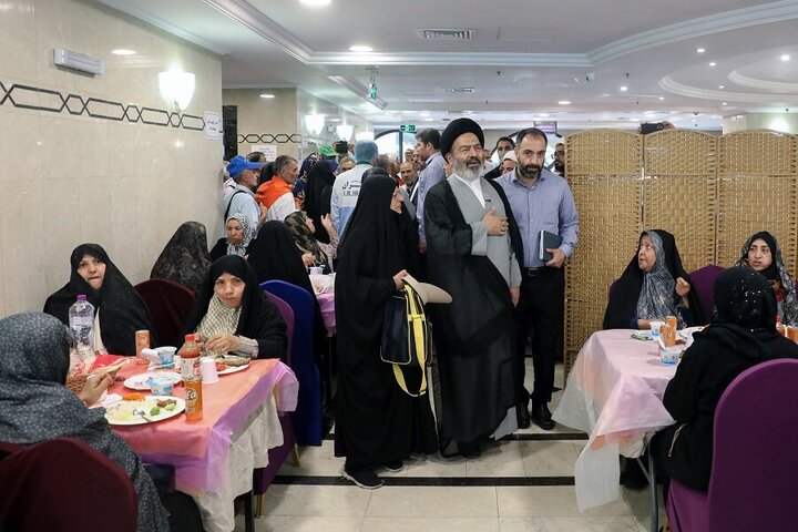 Photos: Representative of Supreme Leader for Hajj and Pilgrimage Affairs visits Iranian pilgrims' hotel