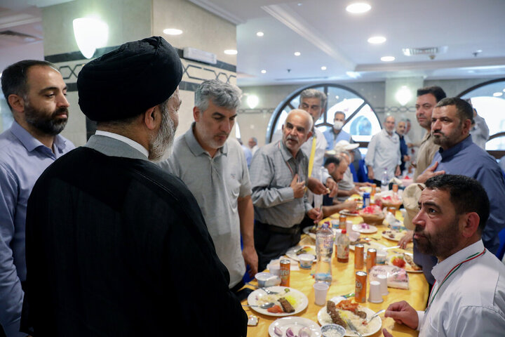 Photos: Representative of Supreme Leader for Hajj and Pilgrimage Affairs visits Iranian pilgrims' hotel