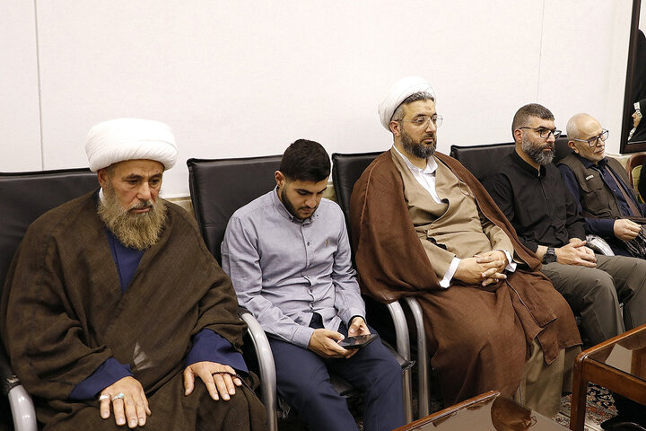 Photos: Daughter of martyr Sayyed Hasan Nasrallah meets with Ayatollah Saeedi