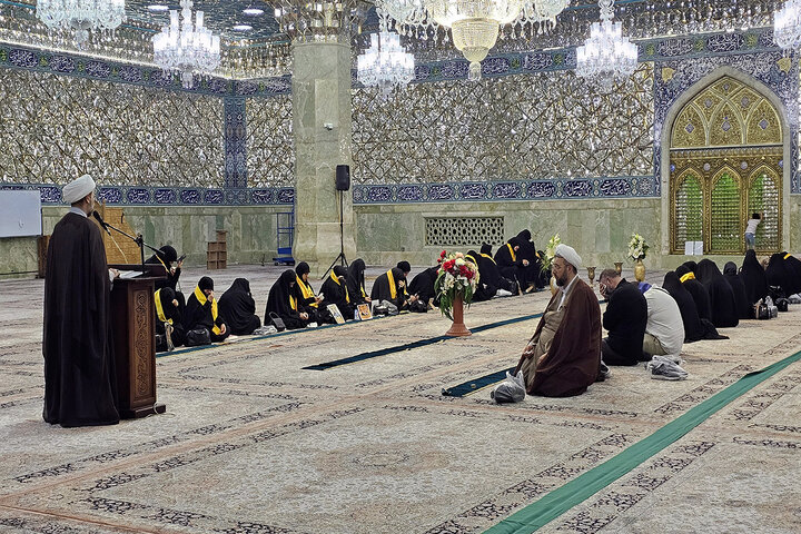 Photos: Daughter of martyr Sayyed Hasan Nasrallah meets with Ayatollah Saeedi