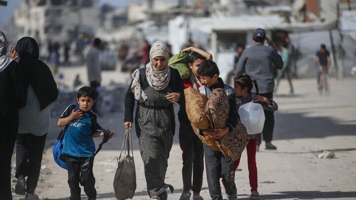 Photos: Palestinians exodus from Jabalia refugee camp