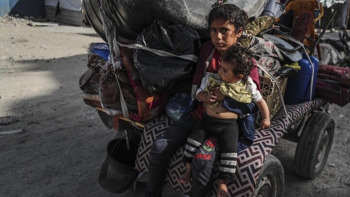 Photos: Palestinians exodus from Jabalia refugee camp