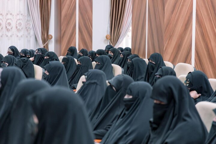 إطلاق سلسلة ورش لتعزيز مهارات الخطابة لدى خطيبات المنبر الحسيني في كربلاء