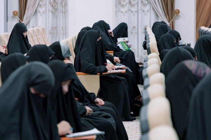 إطلاق سلسلة ورش لتعزيز مهارات الخطابة لدى خطيبات المنبر الحسيني في كربلاء