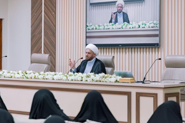 إطلاق سلسلة ورش لتعزيز مهارات الخطابة لدى خطيبات المنبر الحسيني في كربلاء