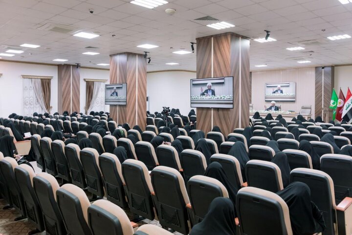 إطلاق سلسلة ورش لتعزيز مهارات الخطابة لدى خطيبات المنبر الحسيني في كربلاء