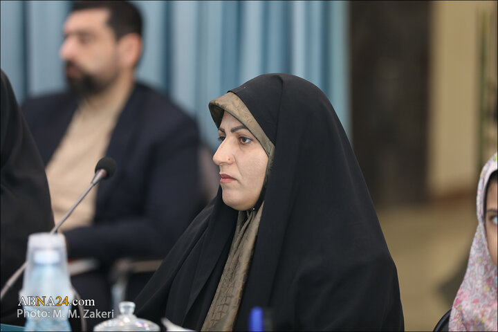 آیین رونمایی از کتاب بوی سیب تازه