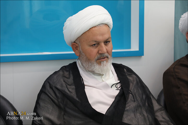 آیین رونمایی از کتاب بوی سیب تازه
