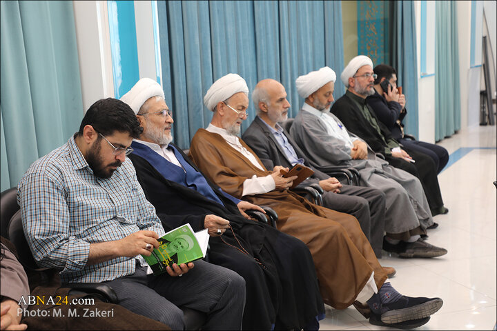 آیین رونمایی از کتاب بوی سیب تازه