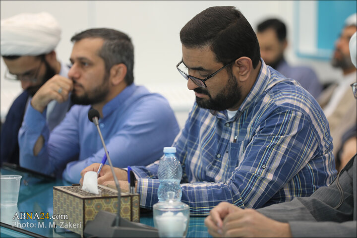آیین رونمایی از کتاب بوی سیب تازه