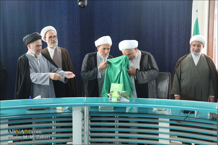 آیین رونمایی از کتاب بوی سیب تازه