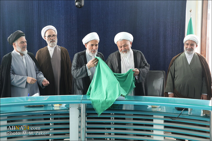آیین رونمایی از کتاب بوی سیب تازه